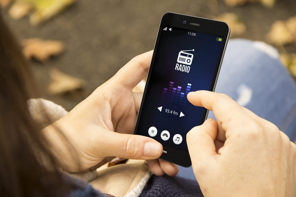 ¿Cómo se puede escuchar la radio por Internet?